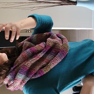 Nwot Hand knit winter scarf